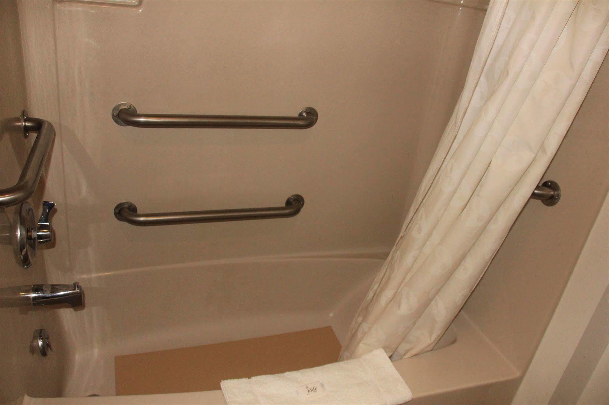 Sterling Inn Near Iag Airport 尼亚加拉瀑布 外观 照片